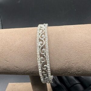 Vintage Silver Tone Rhinestone Scroll Bangle Bracelet – Elegant Sparkle Design